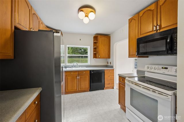 2225 E 64th Street, Tacoma, WA 98404