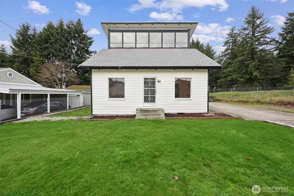 2225 E 64th Street, Tacoma, WA 98404