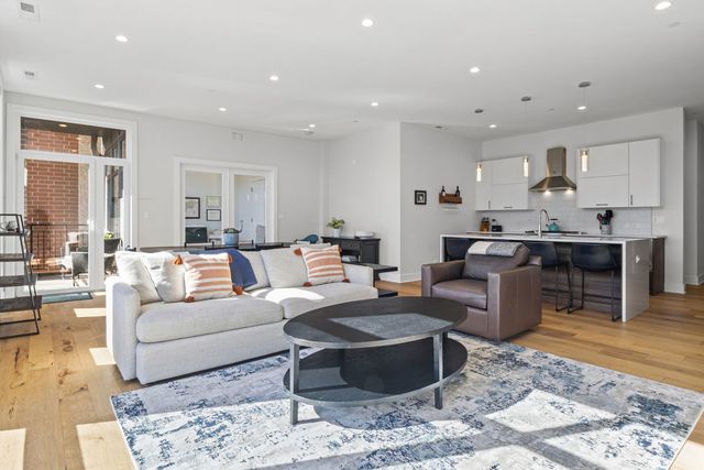 1824 W Foster Avenue 302, Chicago, IL 60640