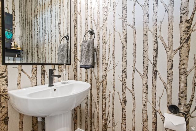 10924 S PADDLE BOARD WAY, South Jordan, UT 84009