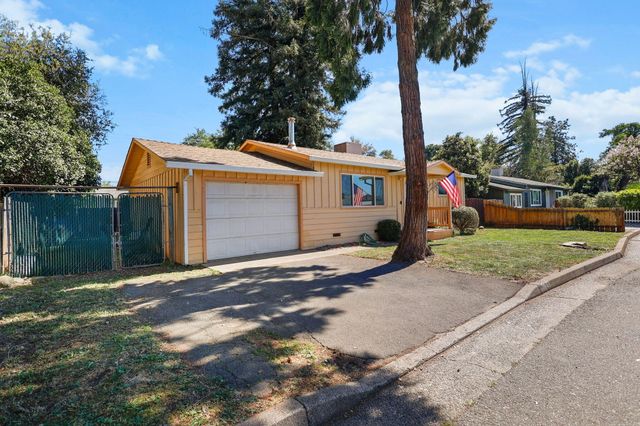 2893 Alfreda Way, Redding, CA 96002