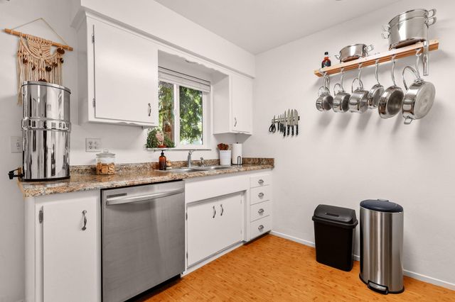 2893 Alfreda Way, Redding, CA 96002