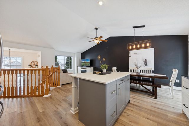 11876 N Meadow Curve, Lindstrom, MN 55045