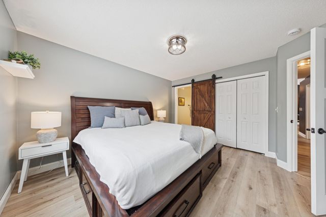 11876 N Meadow Curve, Lindstrom, MN 55045