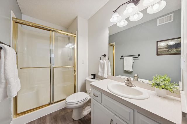 11876 N Meadow Curve, Lindstrom, MN 55045