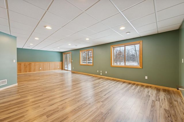 11876 N Meadow Curve, Lindstrom, MN 55045