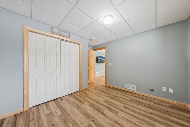 11876 N Meadow Curve, Lindstrom, MN 55045