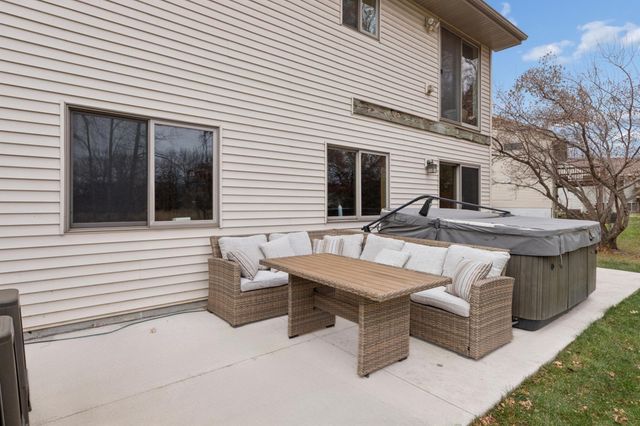 11876 N Meadow Curve, Lindstrom, MN 55045