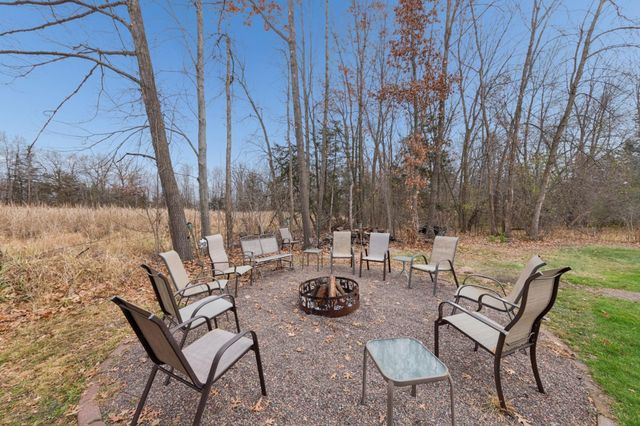 11876 N Meadow Curve, Lindstrom, MN 55045