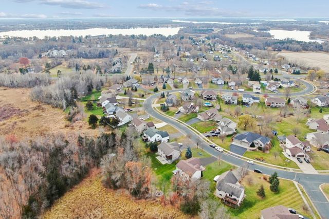 11876 N Meadow Curve, Lindstrom, MN 55045