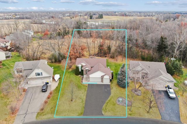 11876 N Meadow Curve, Lindstrom, MN 55045