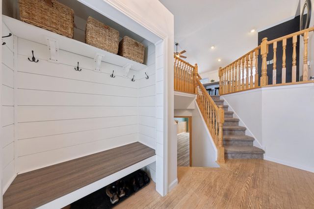 11876 N Meadow Curve, Lindstrom, MN 55045