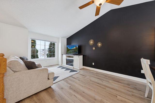 11876 N Meadow Curve, Lindstrom, MN 55045