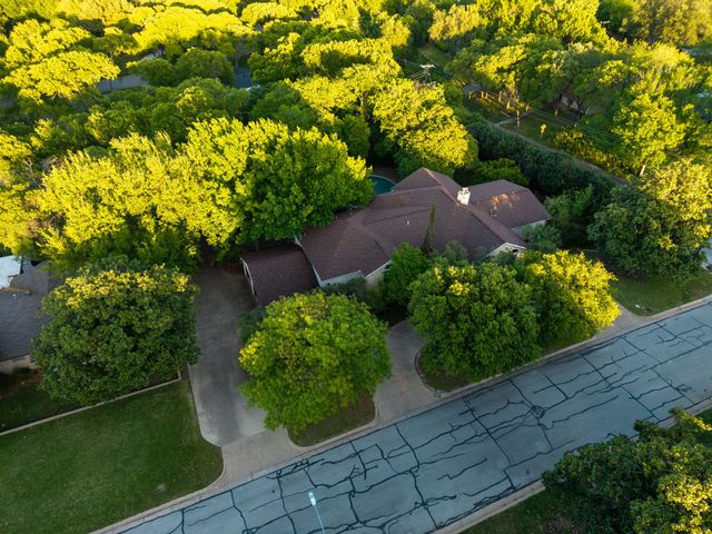 4217 Hildring Drive E, Fort Worth, TX 76109