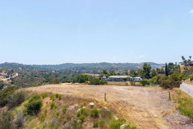 196 ARNOLD WAY, Alpine, CA 91901
