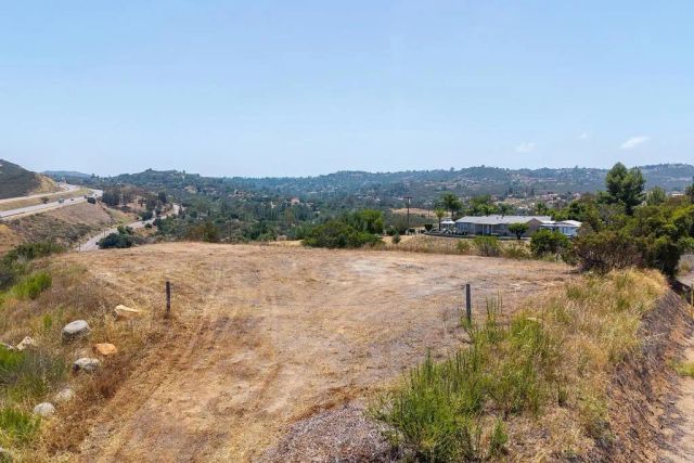 196 ARNOLD WAY, Alpine, CA 91901