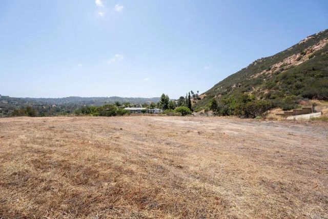 196 ARNOLD WAY, Alpine, CA 91901