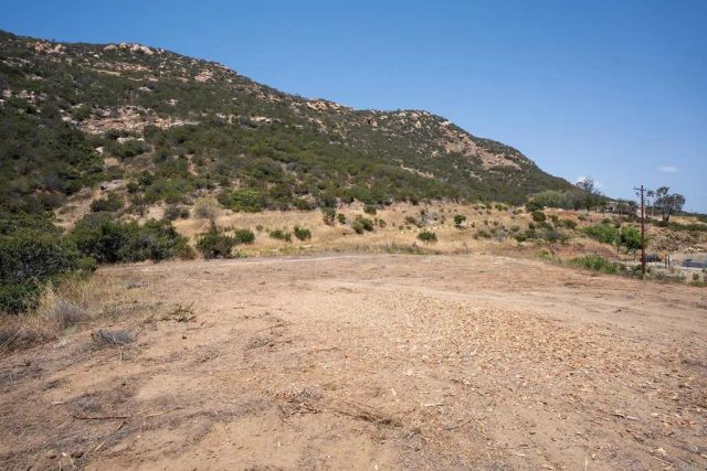 196 ARNOLD WAY, Alpine, CA 91901