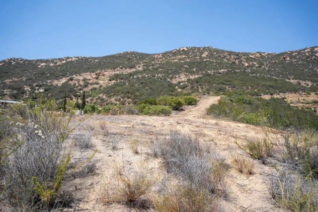 196 ARNOLD WAY, Alpine, CA 91901