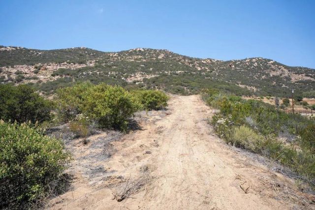 196 ARNOLD WAY, Alpine, CA 91901