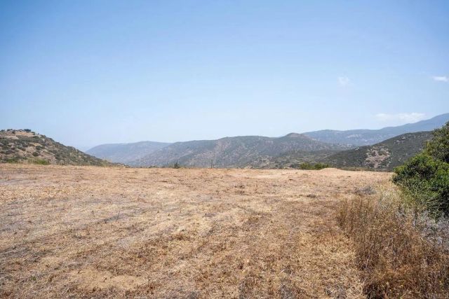 196 ARNOLD WAY, Alpine, CA 91901