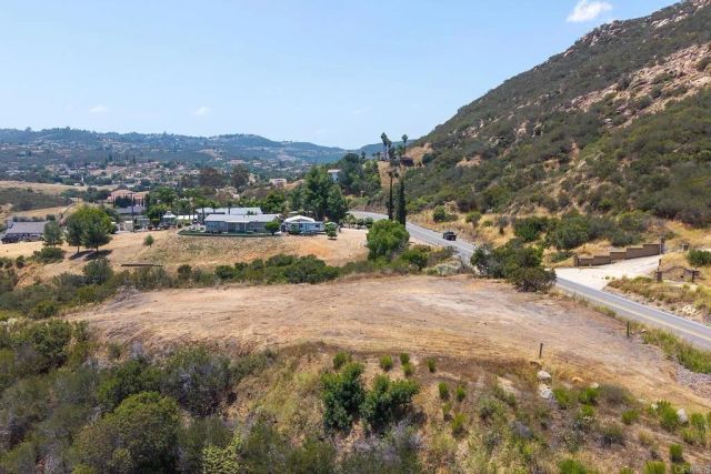 196 ARNOLD WAY, Alpine, CA 91901