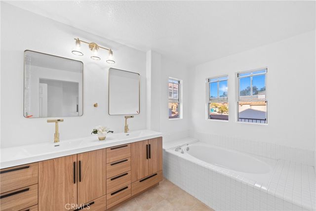 35 Via Encanto, Rancho Santa Margarita, CA 92688