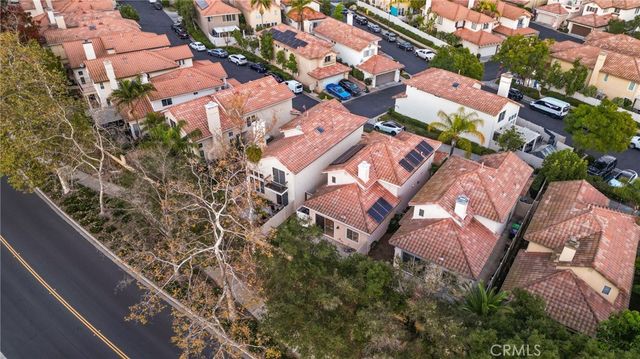 35 Via Encanto, Rancho Santa Margarita, CA 92688