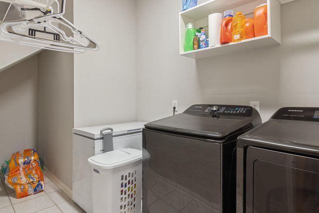 429 Blossomwood Drive, League City, TX 77573