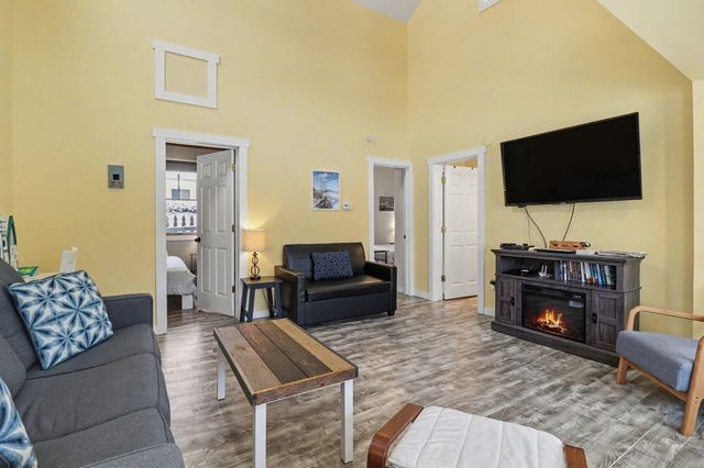 6955 W Jackson Road, Hamlin Twp, MI 49431