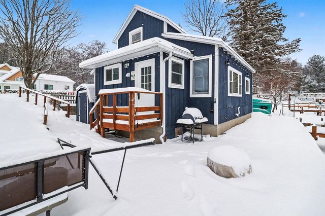 6955 W Jackson Road, Hamlin Twp, MI 49431