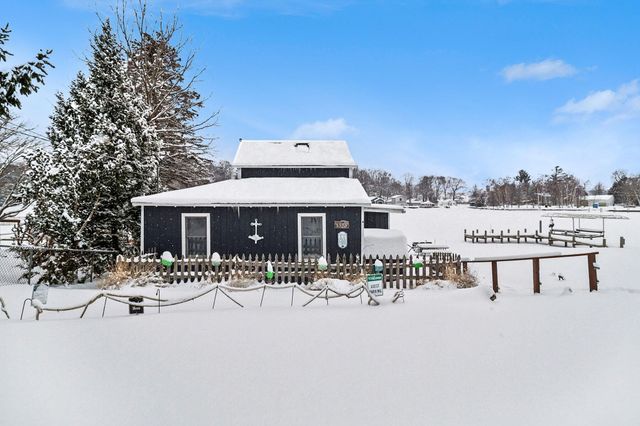 6955 W Jackson Road, Hamlin Twp, MI 49431
