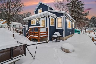 6955 W Jackson Road, Hamlin Twp, MI 49431