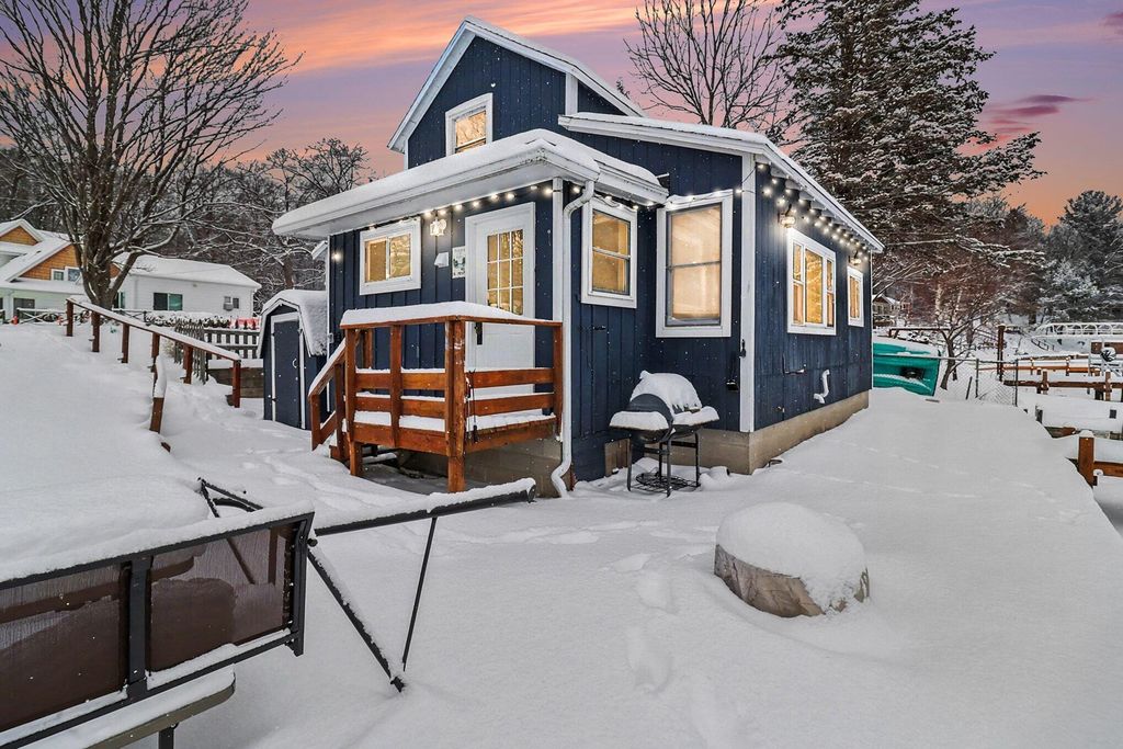 6955 W Jackson Road, Hamlin Twp, MI 49431