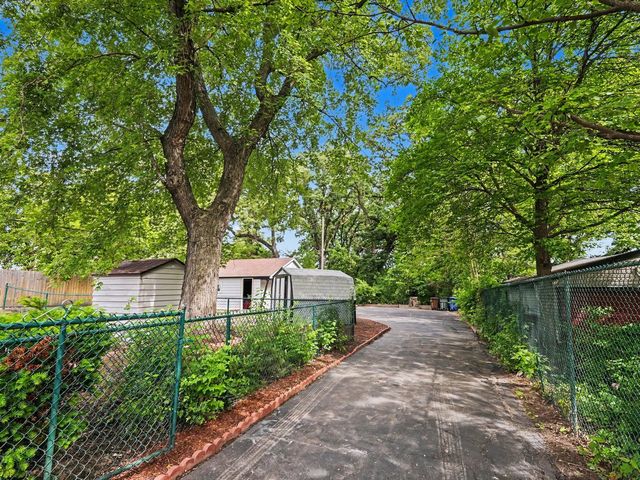 1650 Cedar Road, Homewood, IL 60430