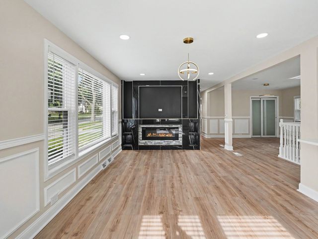 1650 Cedar Road, Homewood, IL 60430