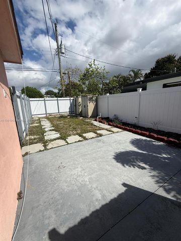 625 E 8th Ln, Hialeah, FL 33010