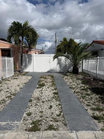 625 E 8th Ln, Hialeah, FL 33010