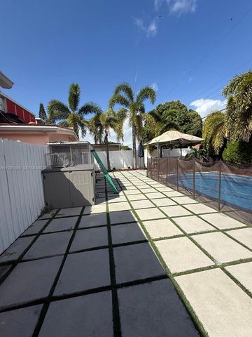 625 E 8th Ln, Hialeah, FL 33010