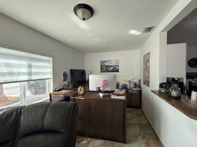 625 E 8th Ln, Hialeah, FL 33010