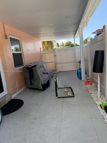 625 E 8th Ln, Hialeah, FL 33010