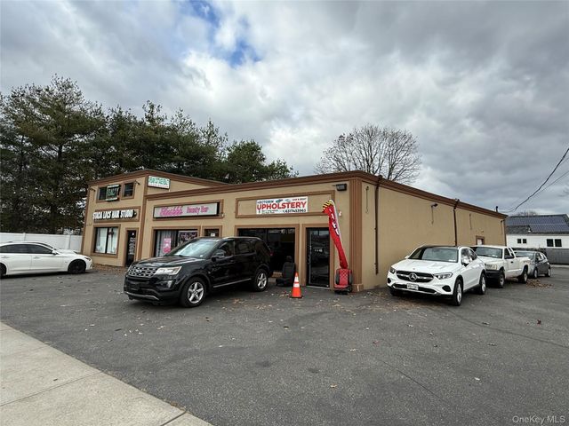 825 LONG ISLAND Avenue 825B, Deer Park, NY 11729