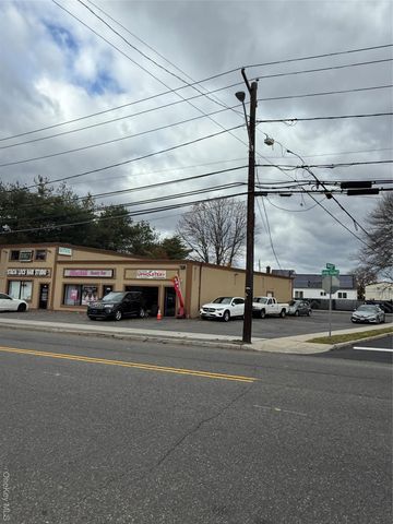 825 LONG ISLAND Avenue 825B, Deer Park, NY 11729