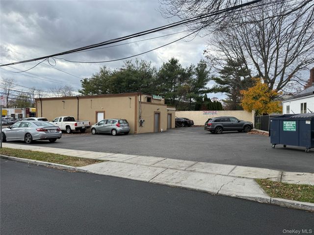 825 LONG ISLAND Avenue 825B, Deer Park, NY 11729