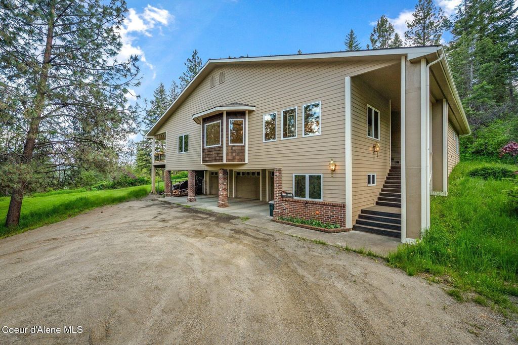 7611 W Clemetson Rd, Coeur d'Alene, ID 83814 photo 2
