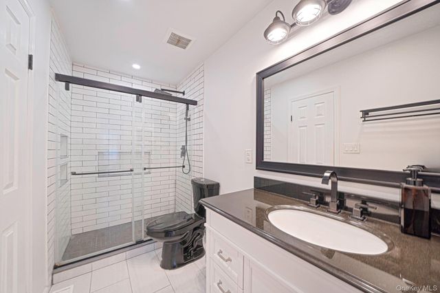 3 Bartlett, Yaphank, NY 11980