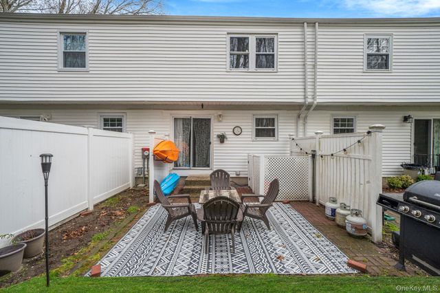 3 Bartlett, Yaphank, NY 11980