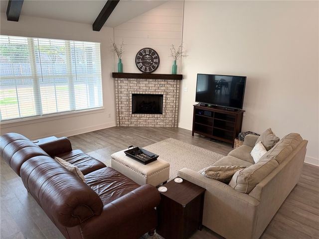 335 Waterfall Lane, Springdale, AR 72762