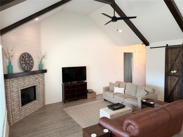 335 Waterfall Lane, Springdale, AR 72762