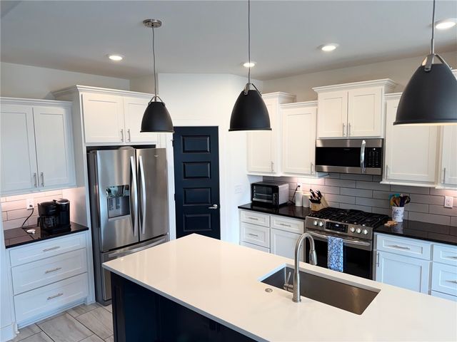 335 Waterfall Lane, Springdale, AR 72762